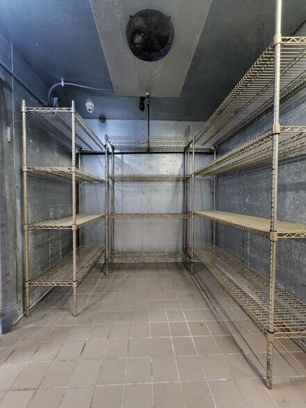 More Photos Of 1066-1070 S Fairfax Ave, Los Angeles Restaurant For Lease