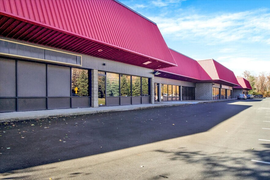 More Photos Of 38 Swampscott Rd, Salem Self Storage For Lease