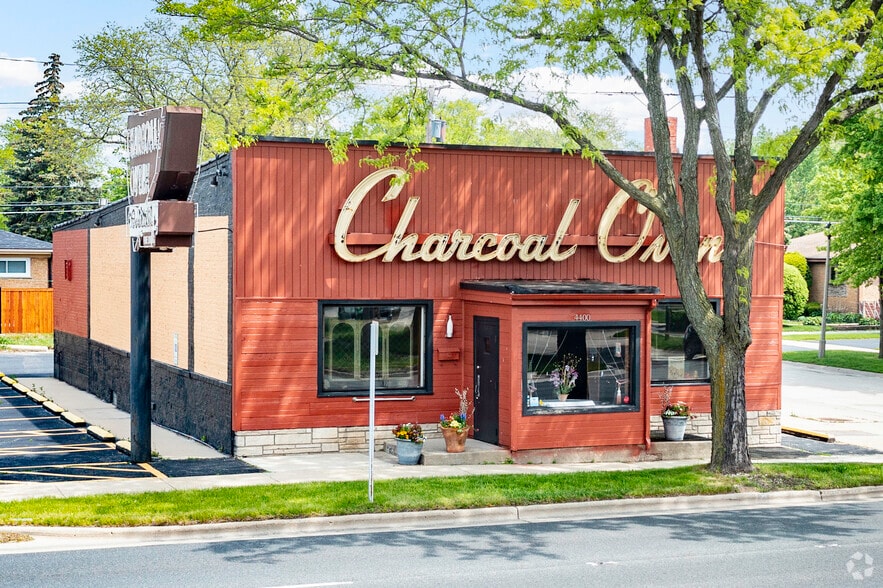 Primary Photo Of 4400 Golf Rd, Skokie Restaurant For Sale