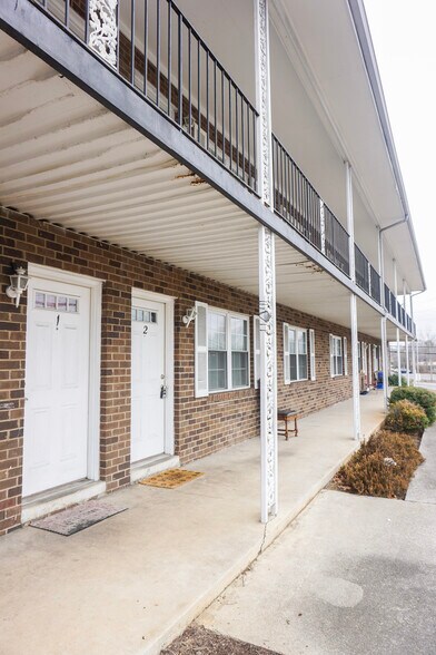 More Photos Of 2523 Cedar Ln, Knoxville Apartments For Sale