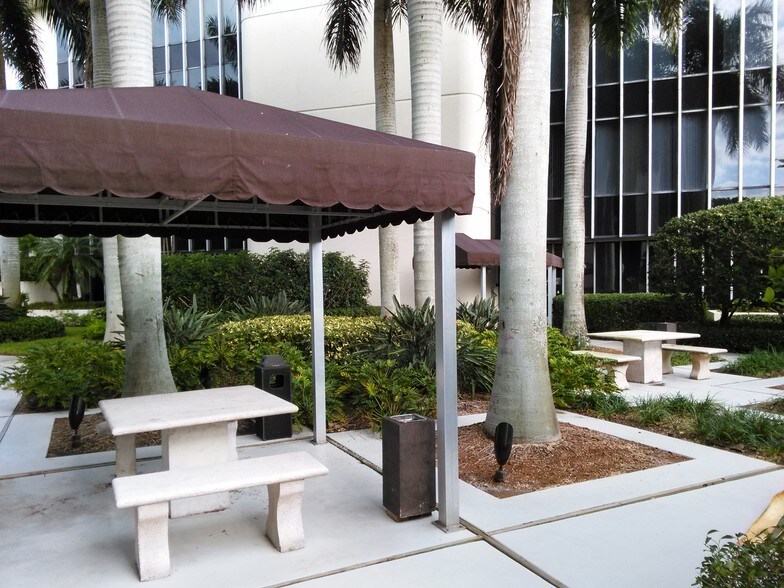 More Photos Of 3001 Tamiami Trl N, Naples Unknown For Lease