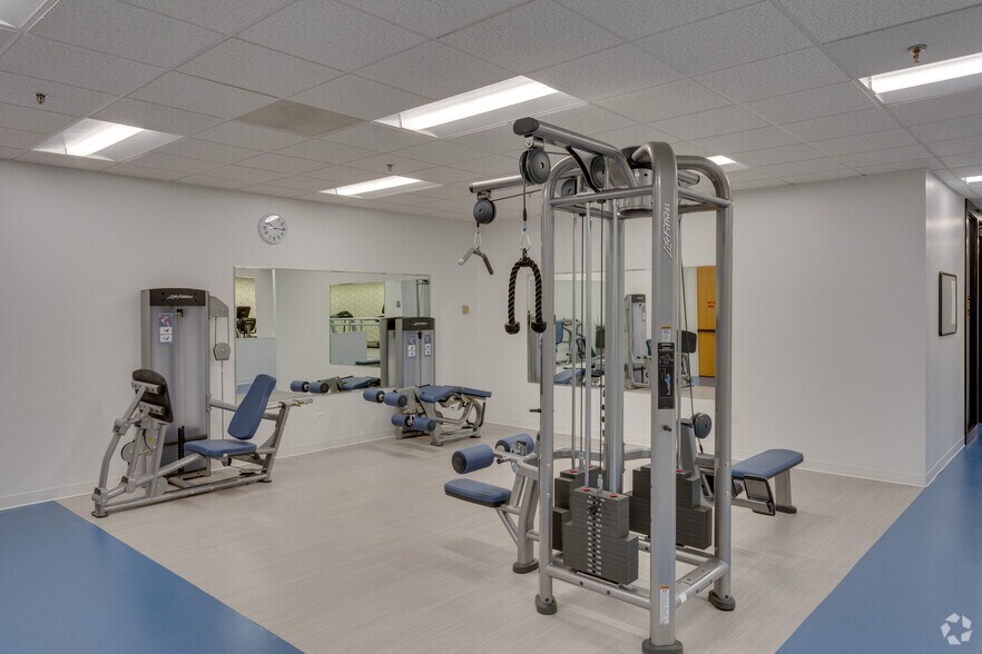 More Photos Of 707 Skokie Blvd, Northbrook Unknown For Lease