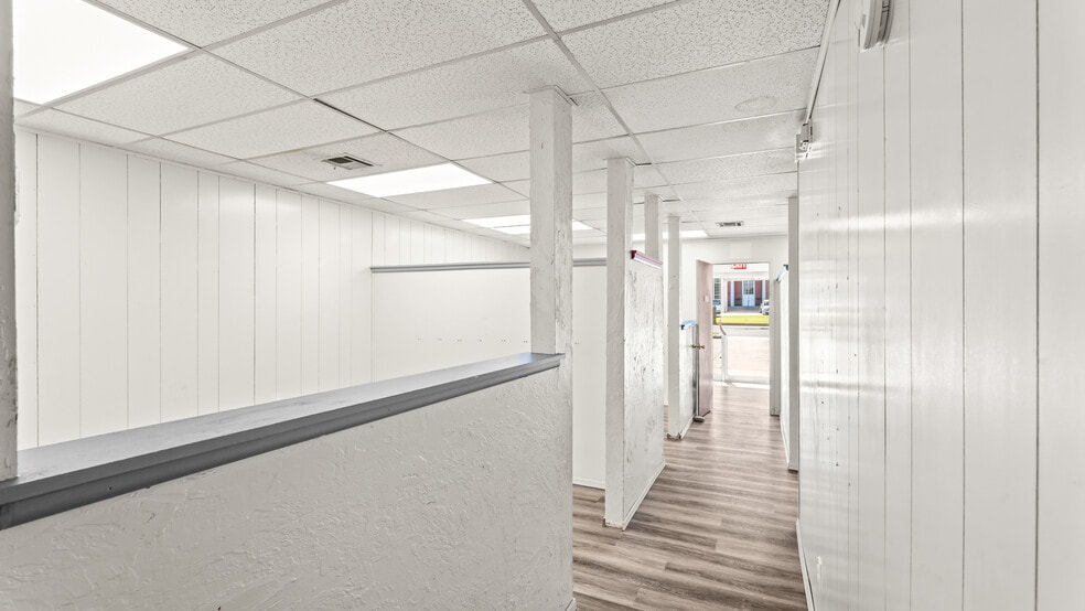 More Photos Of 8720 S Penn Ave, Oklahoma City Office For Sale