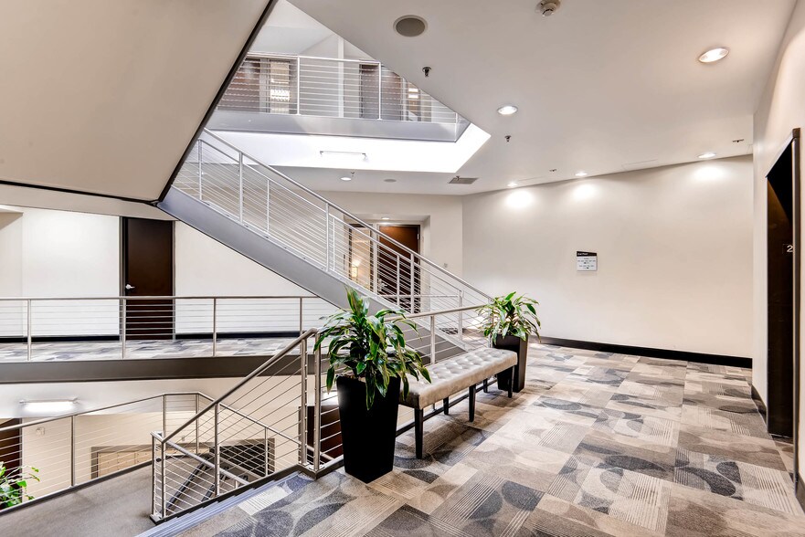 More Photos Of 6021 S Syracuse Way, Greenwood Village Office For Lease