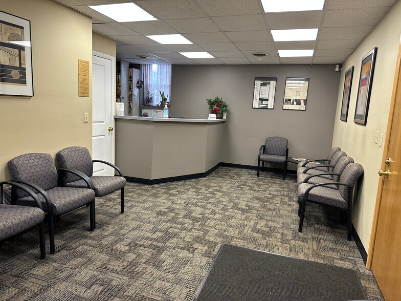 More Photos Of 1004 Princetown Rd, Schenectady Office For Lease