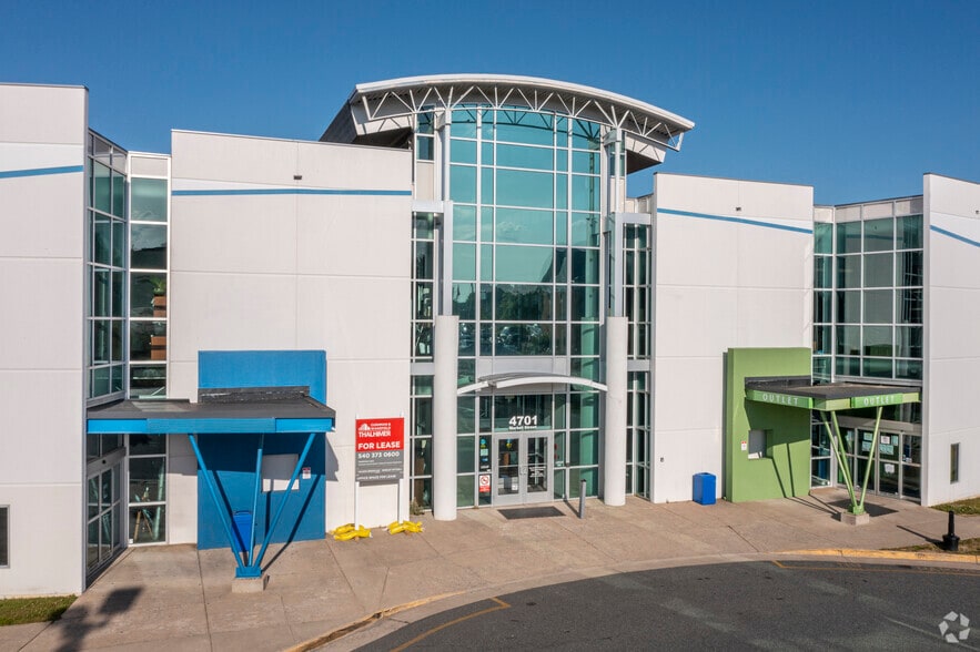 More Photos Of 4701 Market St, Fredericksburg Office For Sale