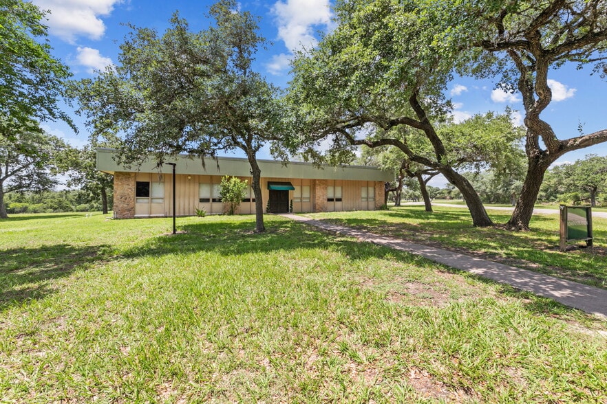 More Photos Of 120 David Wade Dr, Victoria Rehabilitation Center For Sale