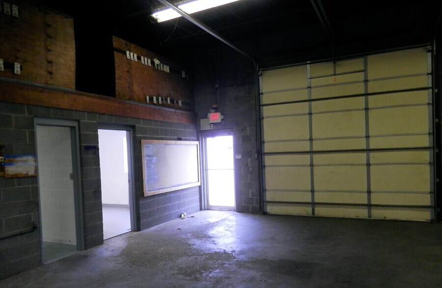 More Photos Of 29120 Anderson Rd, Wickliffe Manufacturing For Lease