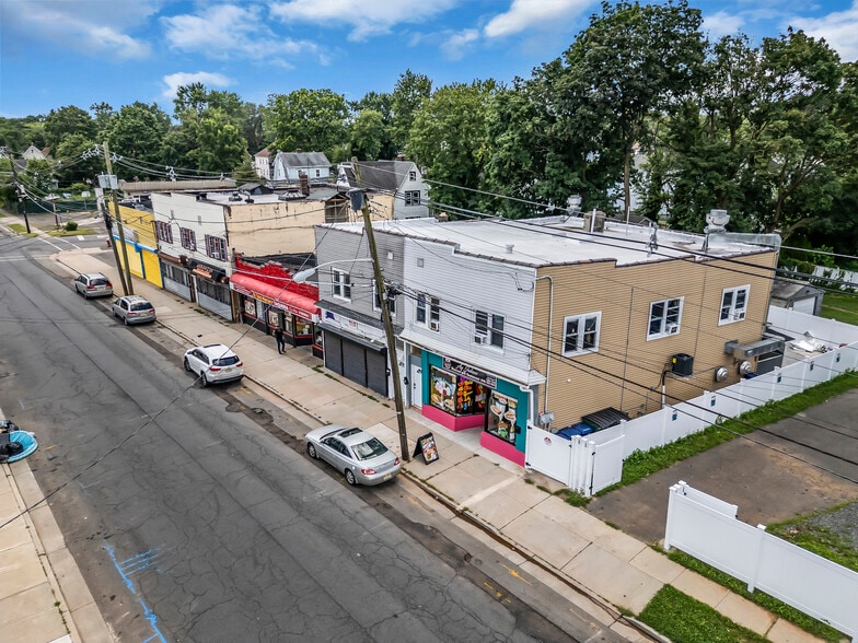 More Photos Of 1011 E 2nd St, Plainfield Storefront For Sale