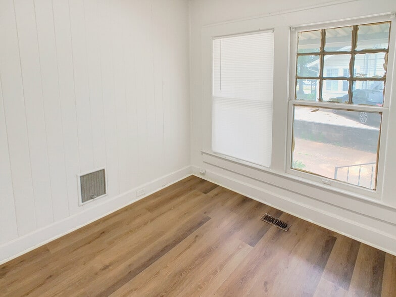 More Photos Of 2415 13th St, Tuscaloosa Office For Lease