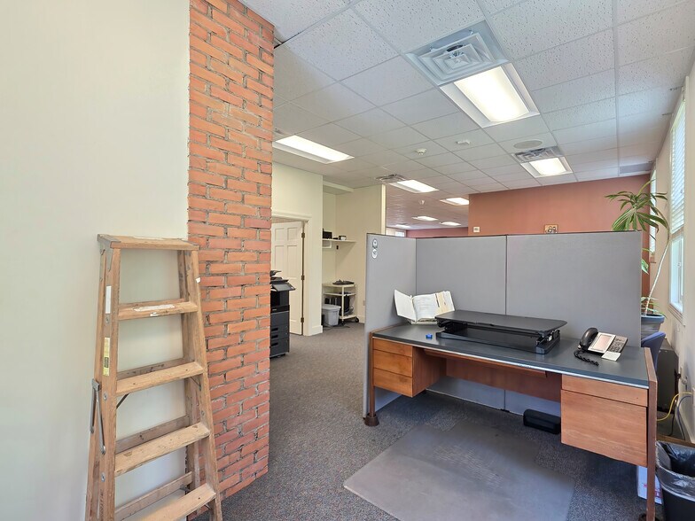 More Photos Of 338 E Montpelier Rd, Barre Town Office For Sale