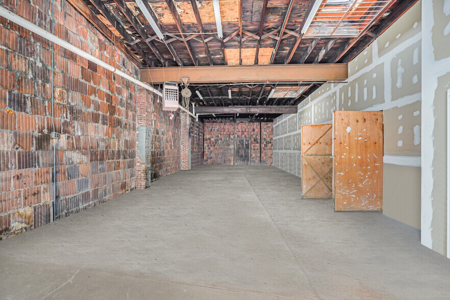 More Photos Of 339 Lincoln Ave, Staten Island Warehouse For Sale
