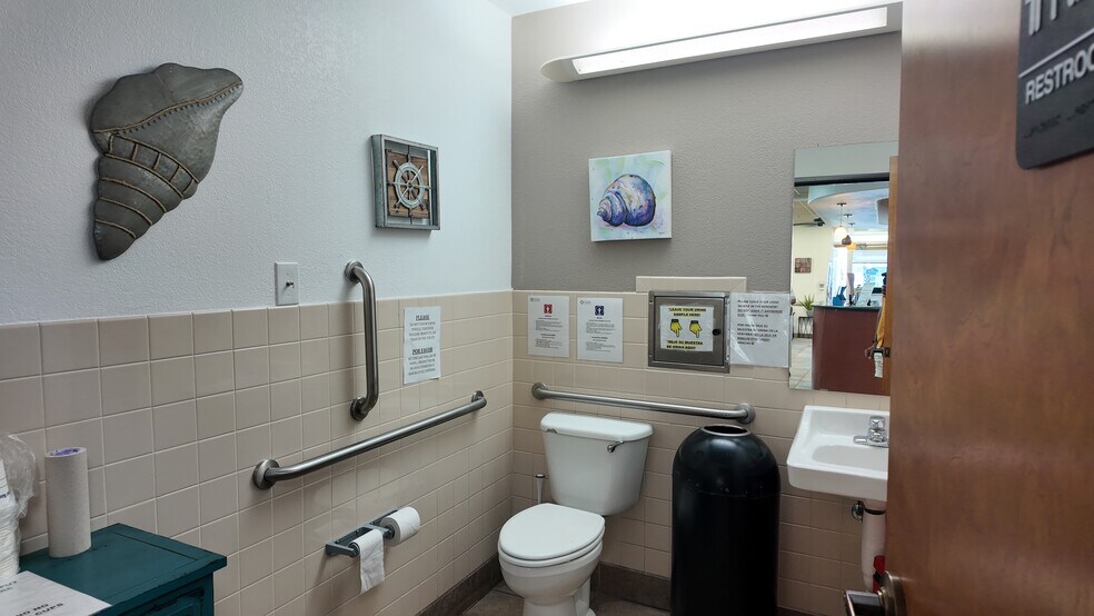 More Photos Of 9150 W Indian School Rd, Phoenix Medical For Sale