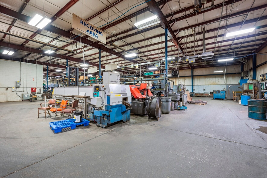 More Photos Of 151 Hanger Cir, Richmond Warehouse For Sale