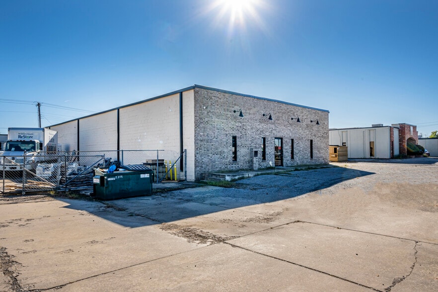 More Photos Of 1831 Industrial Blvd, Norman Service For Sale