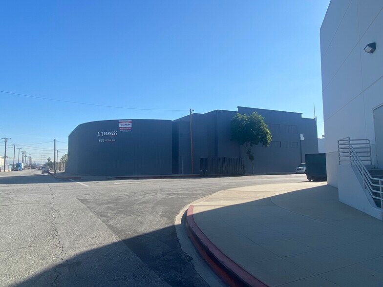 More Photos Of 4520 Maywood Ave, Vernon Distribution For Lease