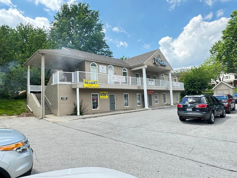 More Photos Of 4380 N Oak Tfwy, Kansas City Loft Creative Space For Sale