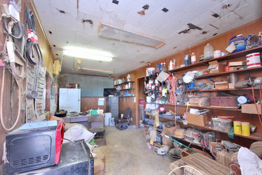 More Photos Of 5040 FM 1295, Moulton Specialty For Sale