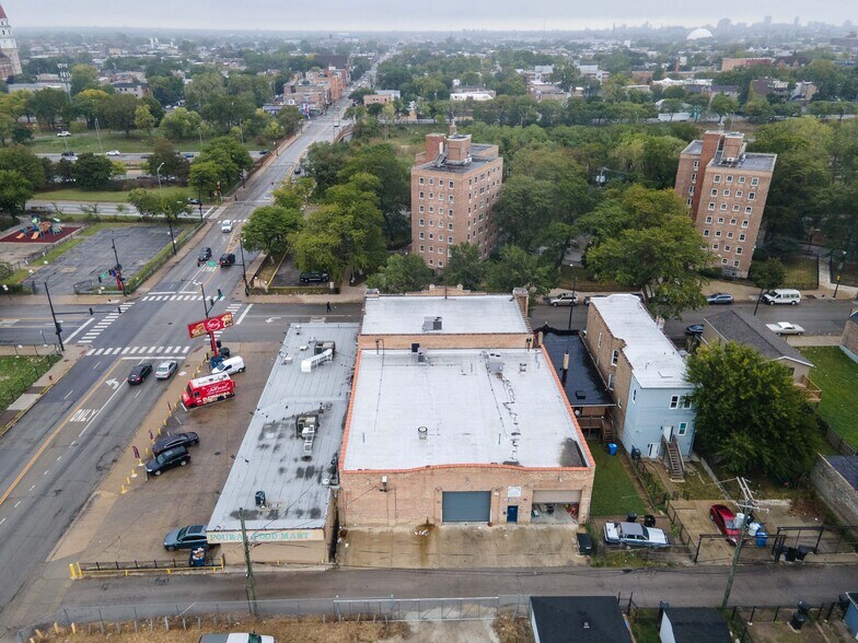 More Photos Of 2945 W Harrison St, Chicago Office For Sale