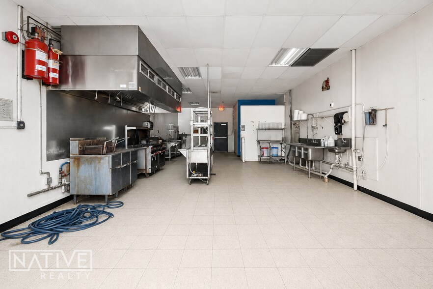More Photos Of 36520 Pure Water Way, Zephyrhills General Retail For Lease