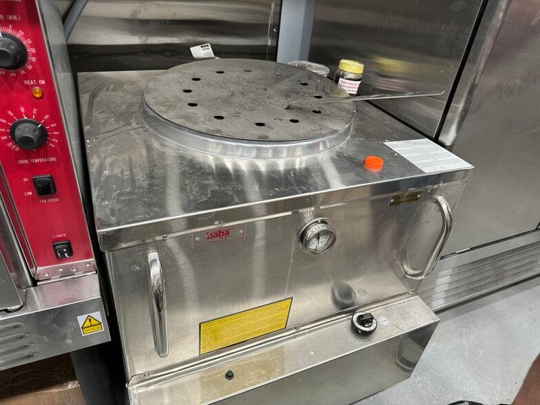 More Photos Of 2033-2051 Hollywood Blvd, Hollywood Freestanding For Sale