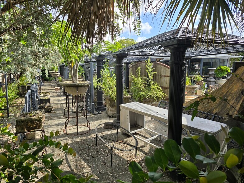 More Photos Of 102 N Federal Hwy, Dania Restaurant For Lease