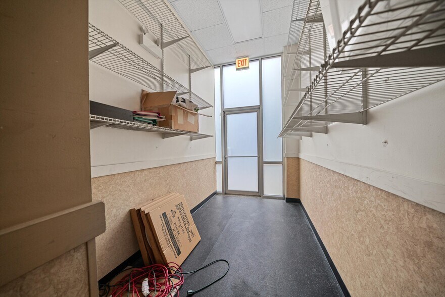 More Photos Of 1720 W North Ave, Chicago Storefront Retail Office For Lease