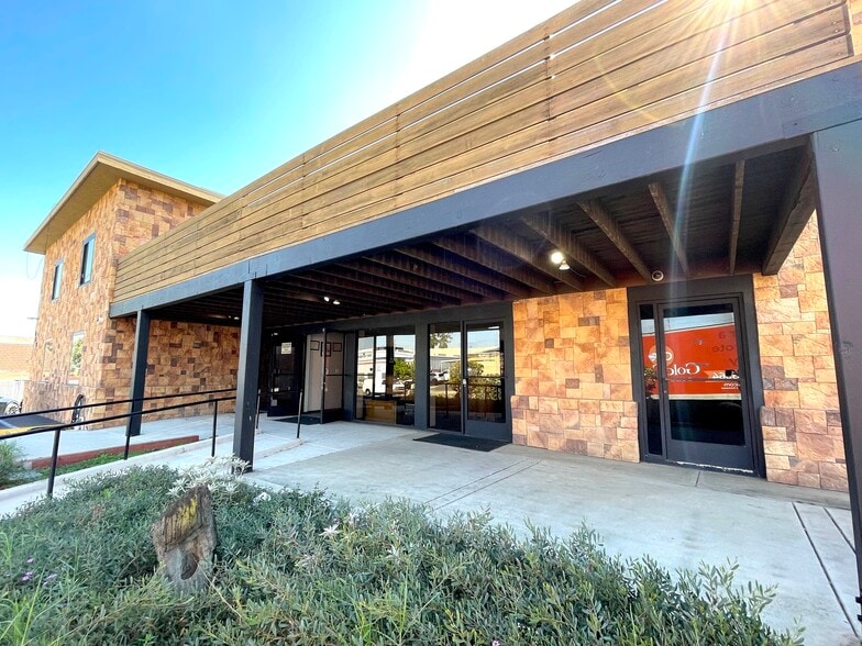 More Photos Of 7667 Vickers St, San Diego Warehouse For Sale