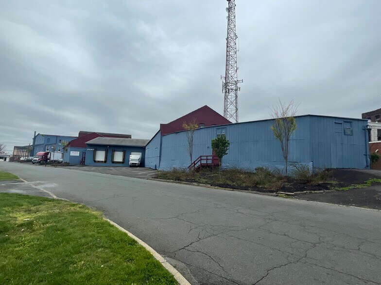 More Photos Of 550 W Ingham Ave, Ewing Warehouse For Sale