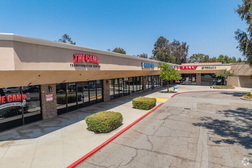 Primary Photo Of 2837 Cochran St, Simi Valley Freestanding For Lease