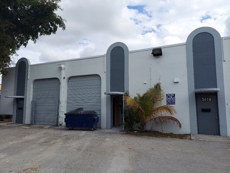 More Photos Of 5401-5423 NW 74th Ave, Miami Warehouse For Lease