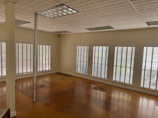 More Photos Of 629 Cherokee St, New Orleans Office For Lease