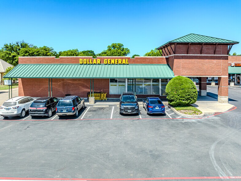 More Photos Of 302-316 S Main St, Weatherford Storefront For Lease