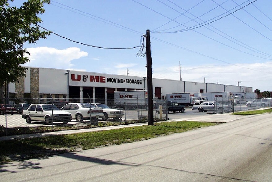 More Photos Of 5900 N Australian Ave, West Palm Beach Manufacturing For Lease