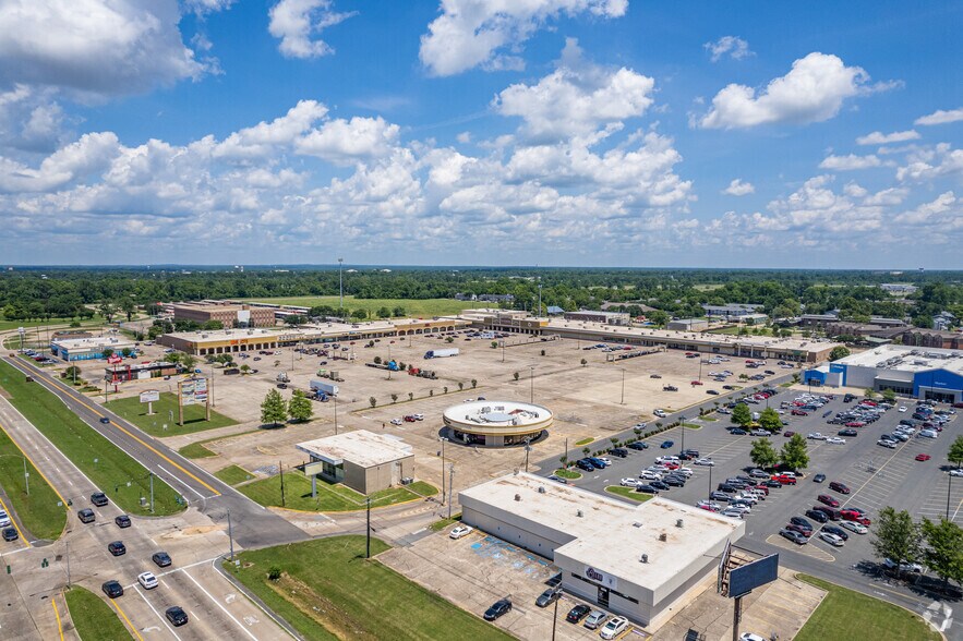 More Photos Of 1203-1295 Shreveport Barksdale Hwy, Shreveport Department Store For Sale