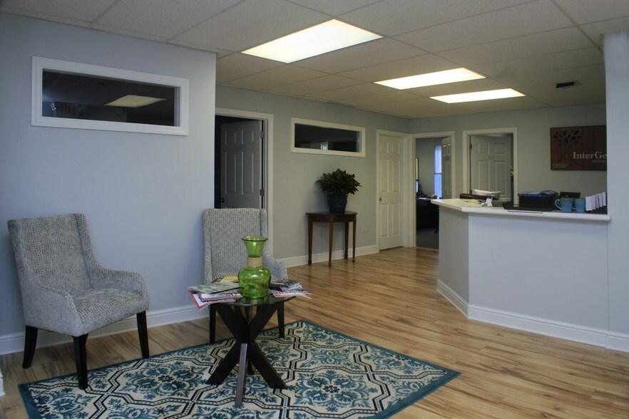 More Photos Of 1330-1360 Old Freeport Rd, Pittsburgh Unknown For Lease