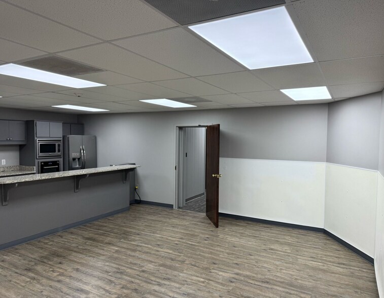 More Photos Of 2501 E President St, Savannah Food Processing For Lease