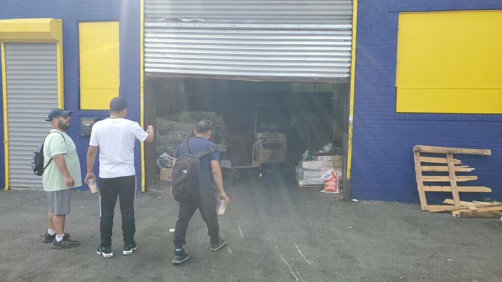 More Photos Of 3817 23rd St, Long Island City Warehouse For Lease