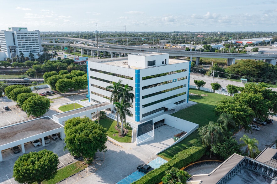 More Photos Of 1501 Belvedere Rd, West Palm Beach Office Residential For Lease