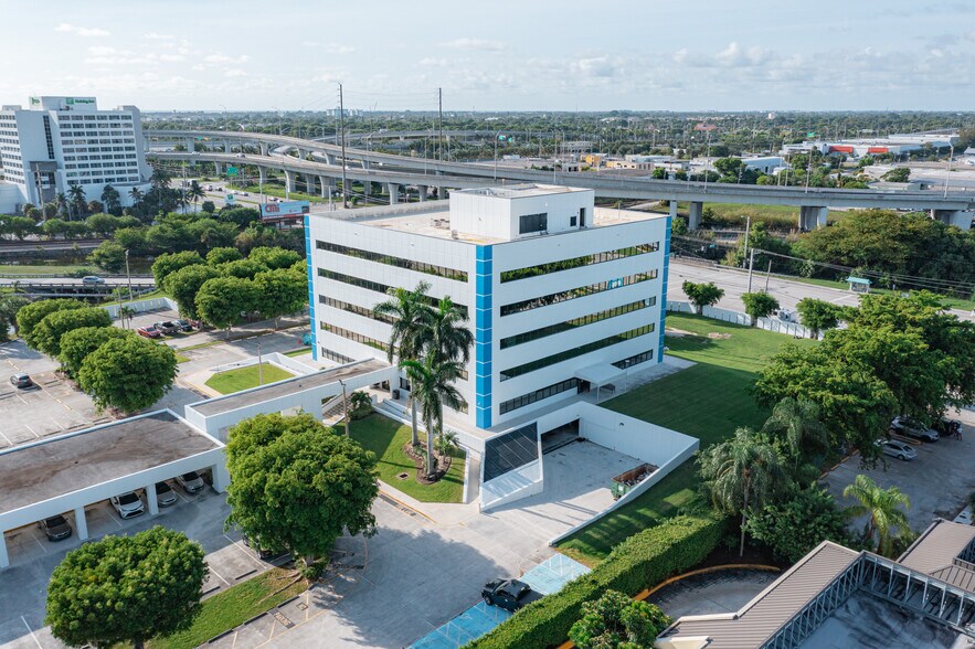 More Photos Of 1501 Belvedere Rd, West Palm Beach Office Residential For Lease