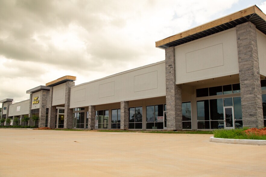 More Photos Of 680 N FM 3083 Rd W, Conroe Unknown For Lease
