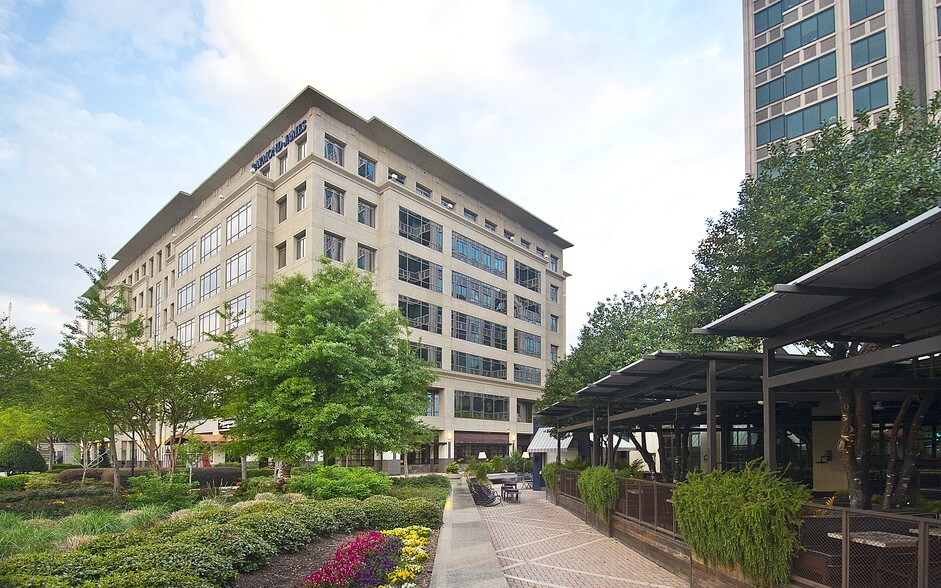 More Photos Of 3060 Peachtree Rd NW, Atlanta Unknown For Lease