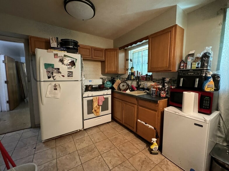More Photos Of 13037 Seeley Ave, Blue Island Apartments For Sale
