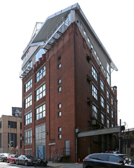 More Photos Of 110 York St, Brooklyn Office For Lease