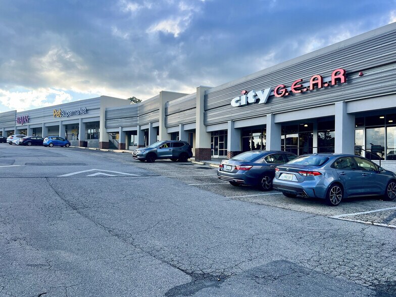 More Photos Of 2020 W Pensacola St, Tallahassee Storefront For Lease