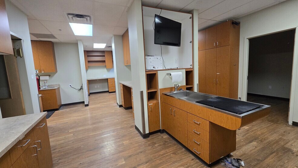 More Photos Of 17002 E Mainstreet, Parker Unknown For Lease