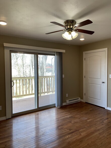 More Photos Of 1747 Oakdale Ave, Green Bay Apartments For Sale