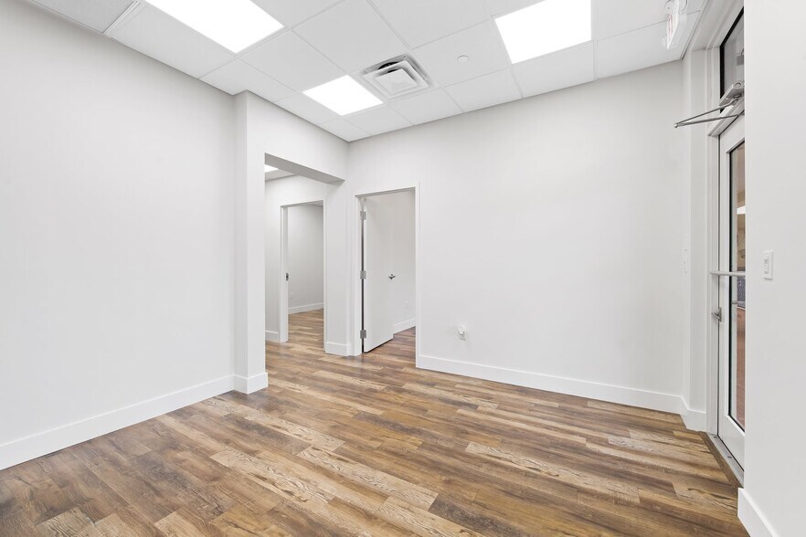 More Photos Of 2465 Mercer Ave, West Palm Beach Office For Sale