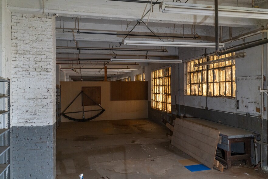 More Photos Of 1575 Lake St, Elmira Manufacturing For Lease