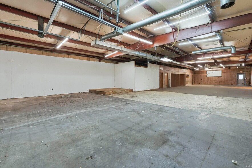 More Photos Of 1414 Armstong Rd, Warsaw Warehouse For Lease